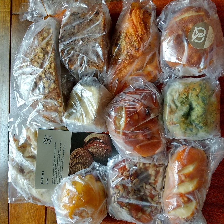 Backhaus Blau （バックハウス ブラウ） - ライ麦パン、ブレッツェルは必ず１個は入ります！お楽しみおまかせパンセット -  購入者のコメント | パンのお取り寄せ・通販サイト「rebake（リベイク）」