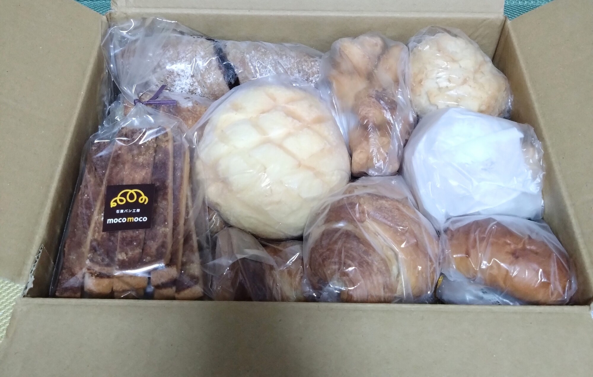 石窯パン工房 MOCOMOCO - スペイン石窯で焼く『モコモコのたっぷりパン