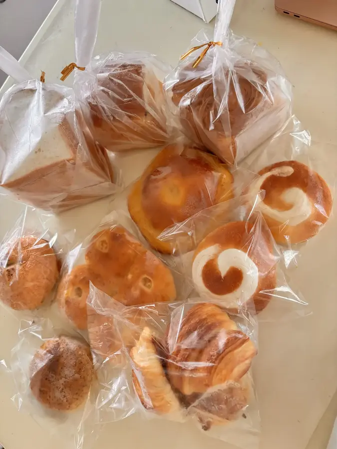 米粉パンの店 ベーカリーピース - もっちり しっとり 米粉パンセット