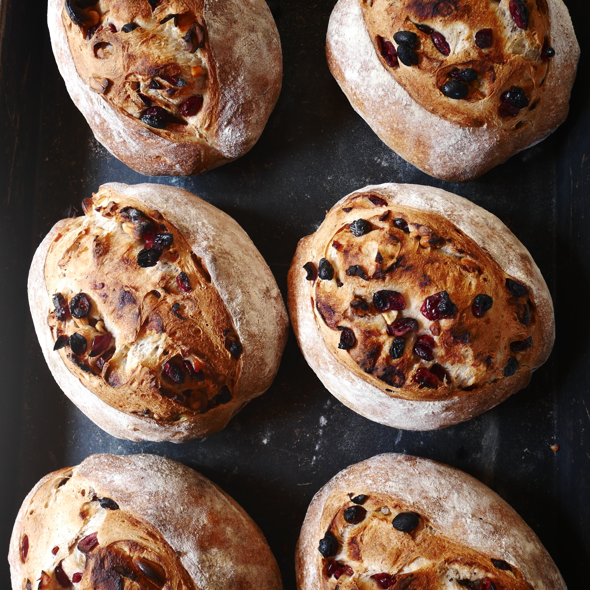 薪窯パン ふくくる - 自家採取酵母の薪窯パンセット | パンのお