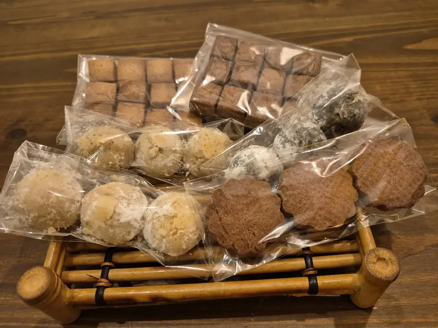 コリコリ、ポリポリ食感のちびクッキー
