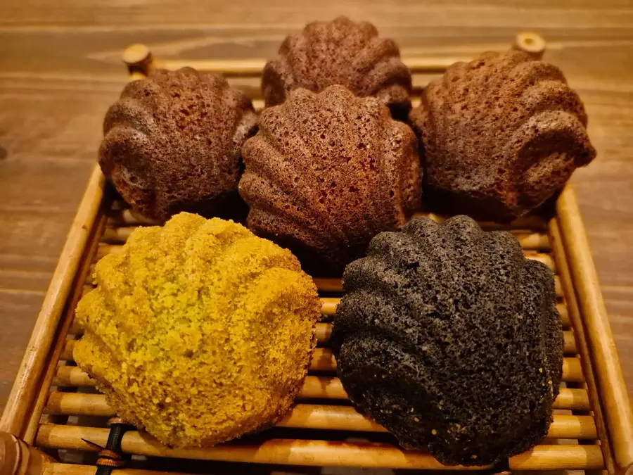ふんわりマドレーヌやミニパウンドケーキ