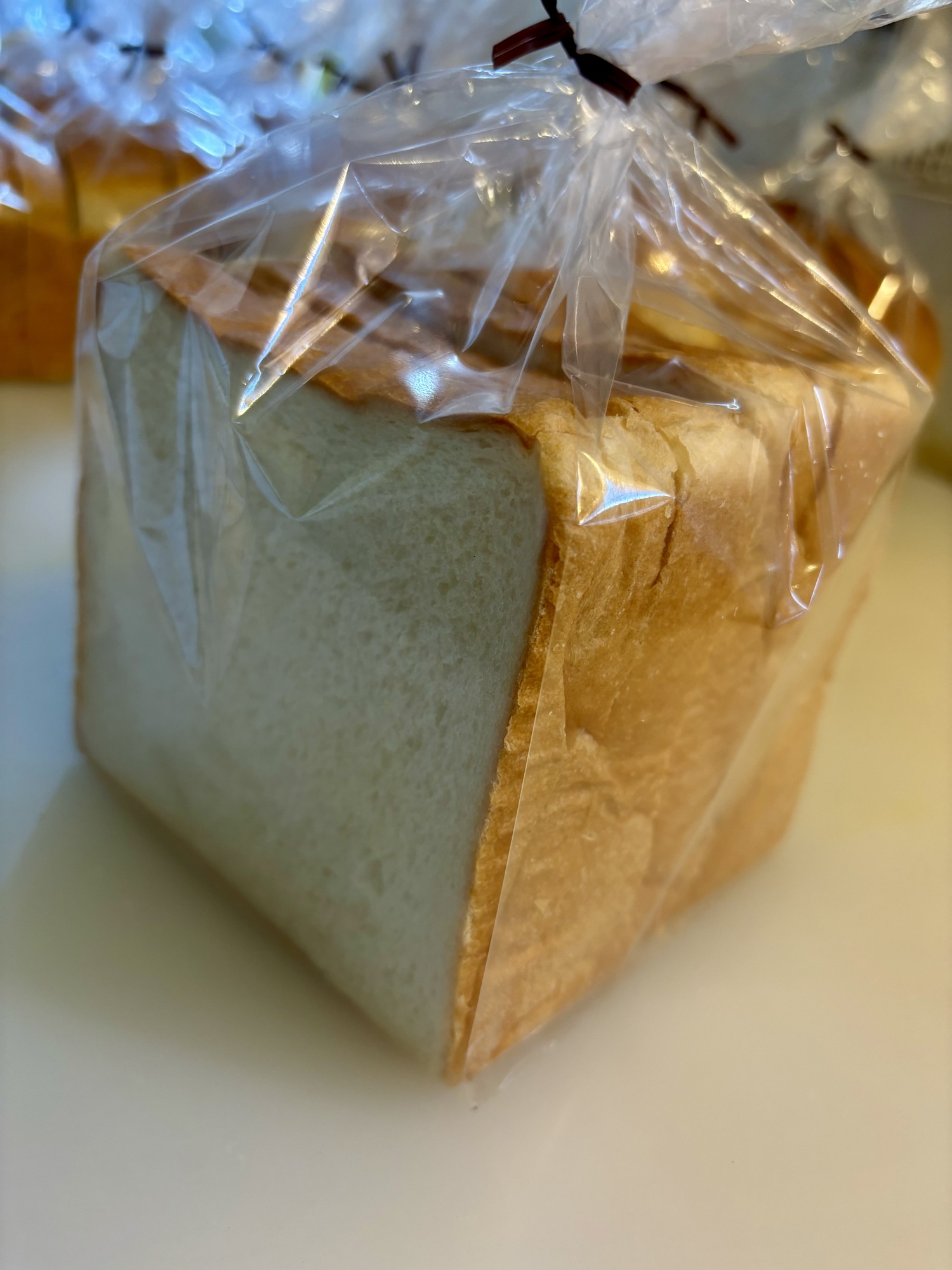 ブージーベーカー - 乳卵不使用のいろいろ食パン | 冷凍パンのお