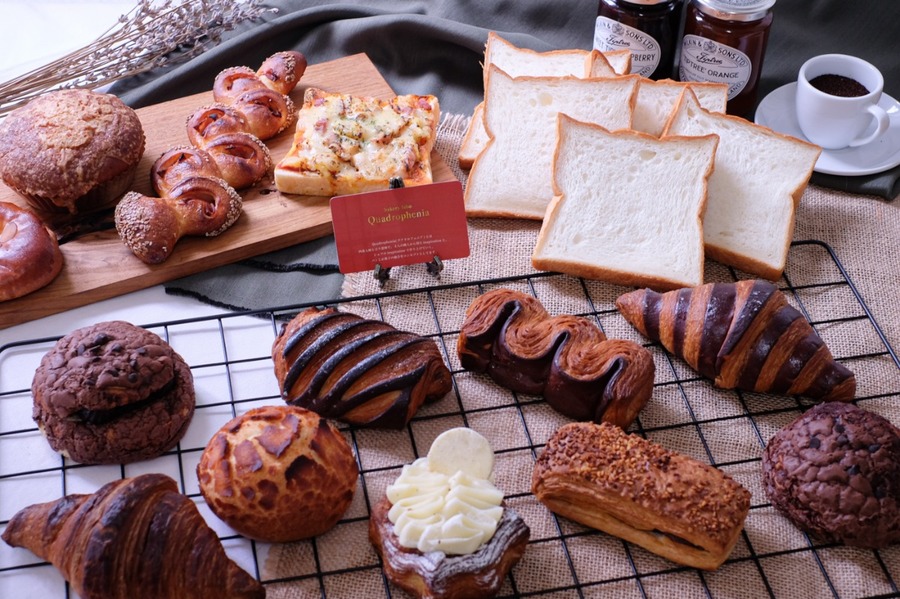 Bakery Labo Quadrophenia ベーカリーラボクアドロフェニア クアドロフェニアのおまかせパンセット パン のお取り寄せ 通販サイト Rebake リベイク