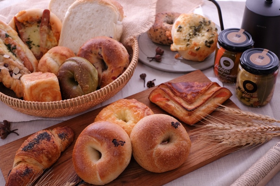 パンとベーグルのお店小梅のしっぽ パリッとむっちりベーグルとこだわりパンセット パンのお取り寄せ 通販サイト Rebake リベイク