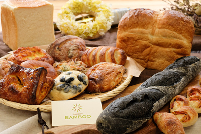 使用しない　bakery bambooのパンセット：竹炭フランス入りおまかせパンセット