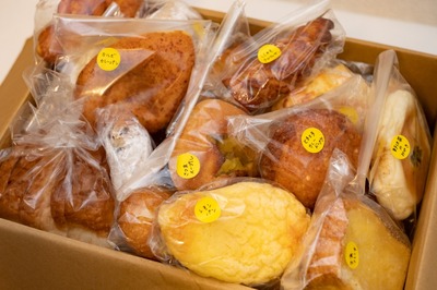 オーナーおすすめパンセット 3500円〜3800円相当入ります