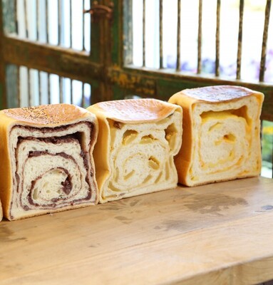 エムズ・ノア・ベーカリー (Ｍ'z Ｎoa Bakery) (旧：ル・ミトロン食パン姫路店)のパンセット