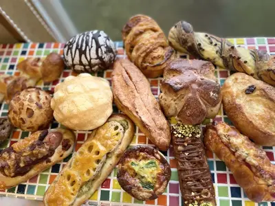 スペイン石窯で焼く『モコモコのたっぷりパンセット』