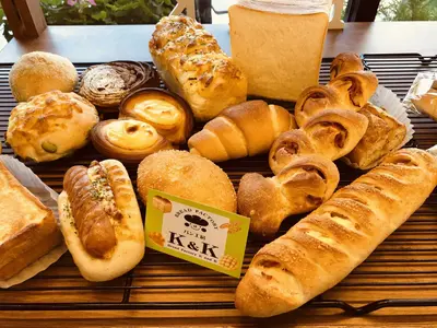国産小麦食パン【春よ恋100%】一斤と、家族で楽しむおやつパンおかずパンセット