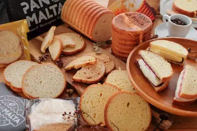 ラウンド食パン工房パンデマルタのパンセット