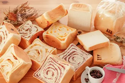 エムズ・ノア・ベーカリー (Ｍ'z Ｎoa Bakery) (旧：ル・ミトロン食パン姫路店)のパンセット
