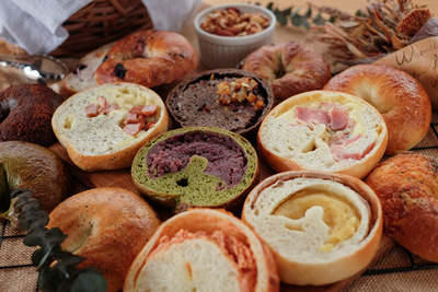 もっちりムチっと食べ応えあり！フィリングたっぷりベーグルセット