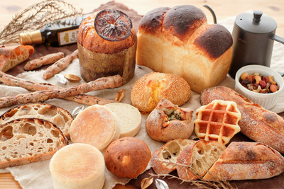 石臼挽きの小麦粉や全粒粉で作ったこだわりパンセット