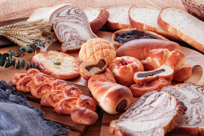 玄米食パンまたは食パンが必ず入る！創業から変わらない味！ふんわり柔らかパンセット