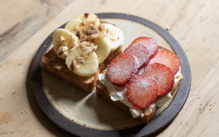 パンと過ごす日常 vol.9｜米粉パンで楽しむ2種のオープンサンド