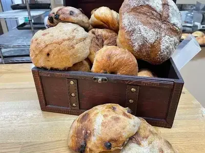 【食感に驚く】低温熟成が生んだ、新・モチっとパン詰め合わせ